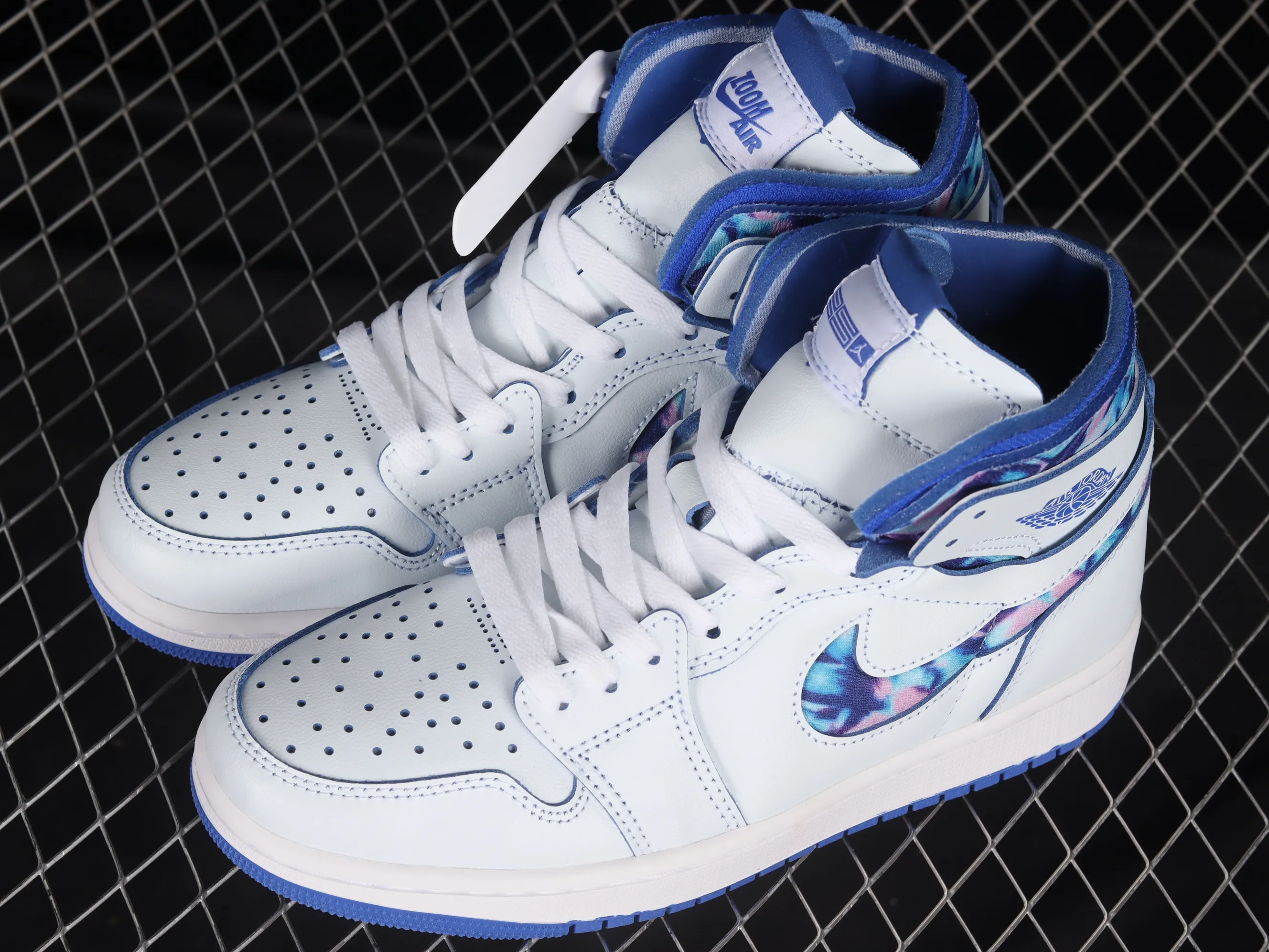 All categories Air Jordan Jordan series basketball shoes Air Jordan 1 High Air Jordan 1 Zoom CMFT "25 Years In China" AJ1 Joe 1 commemorative high-top basketball shoes DV5575-140